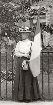 Gertrude Wilkinson Whitstable 1909.jpg
