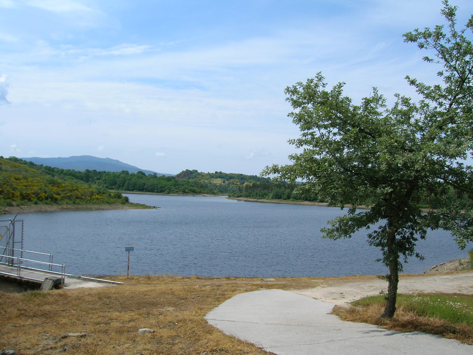 Encoro no río Mao - panoramio.jpg