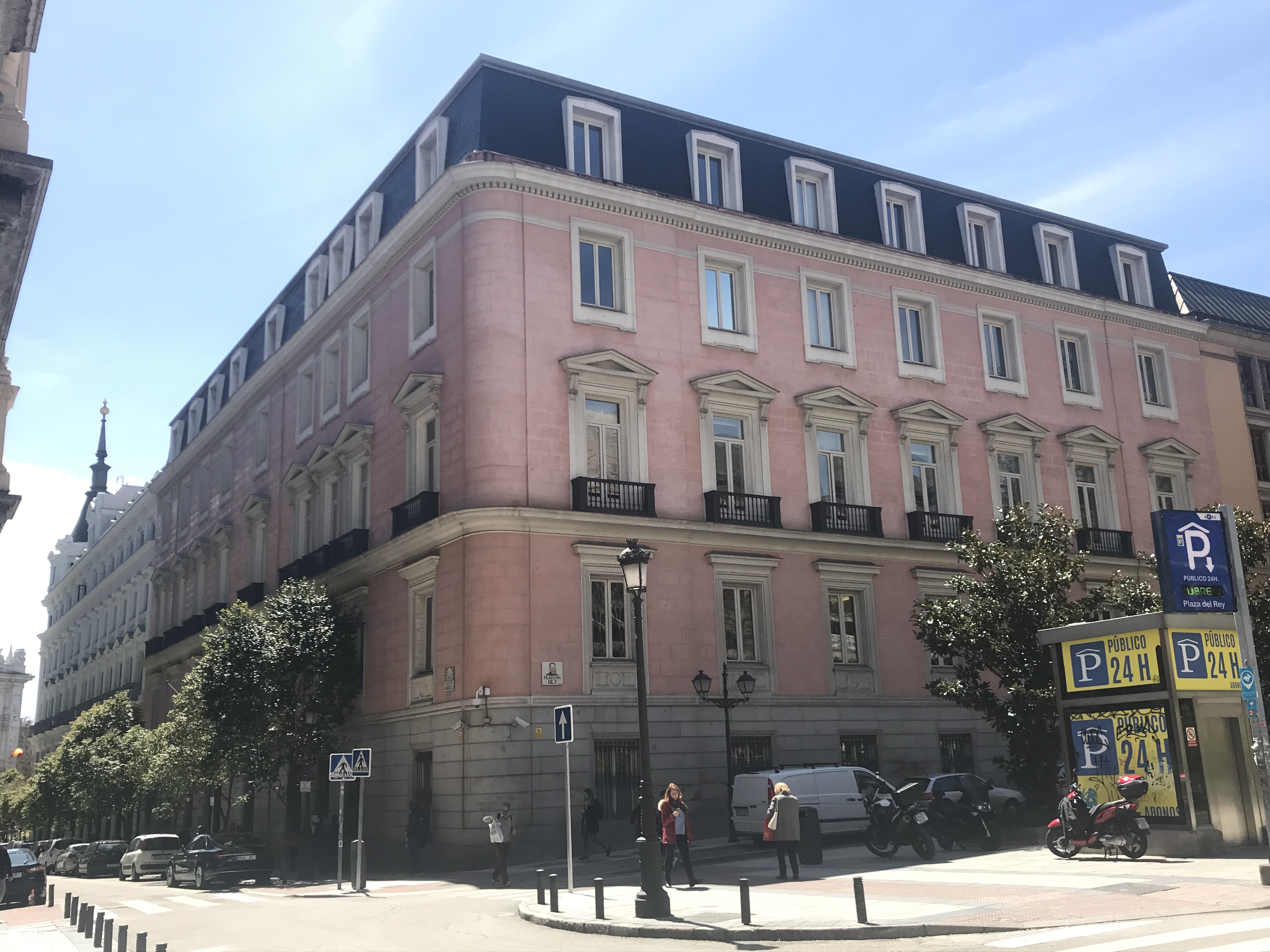 Palacio de Fontagud, plaza del Rey (Madrid), Triplecaña, 2018-04-16.jpg