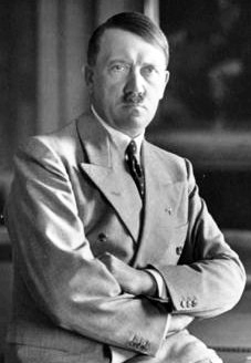 Archivo:Adolf Hitler Berghof-1936