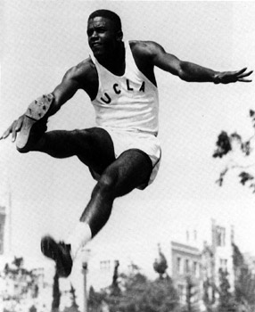 Archivo:Jackie robinson ucla track