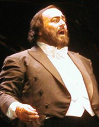 Archivo:Luciano Pavarotti 15.06.02 cropped