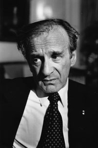 Archivo:Elie Wiesel (1987) by Erling Mandelmann - 2
