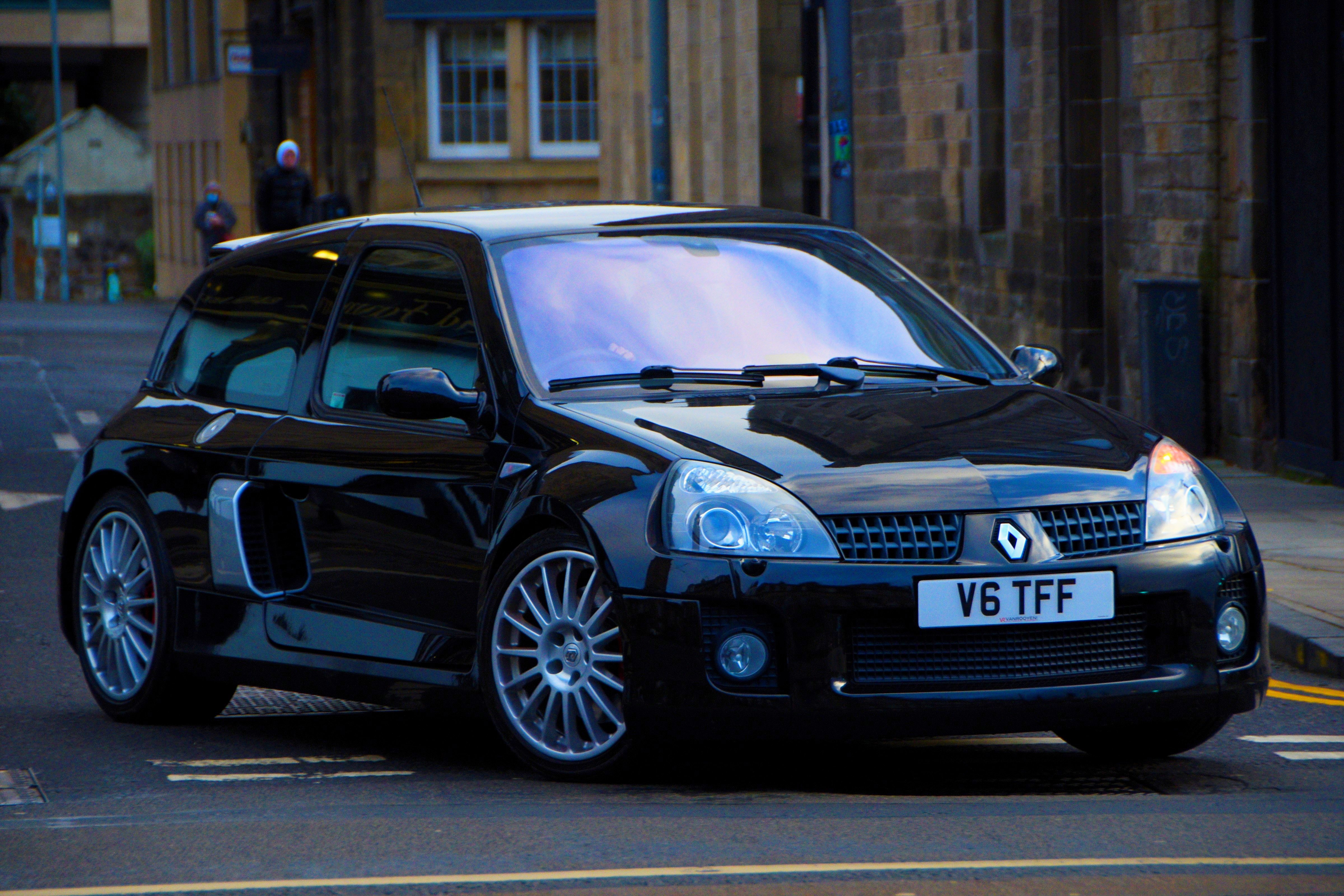 Renault Clio V6 Fase II.jpg