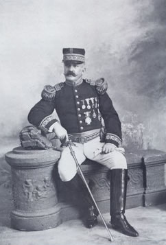 Archivo:Saenz Peña militar