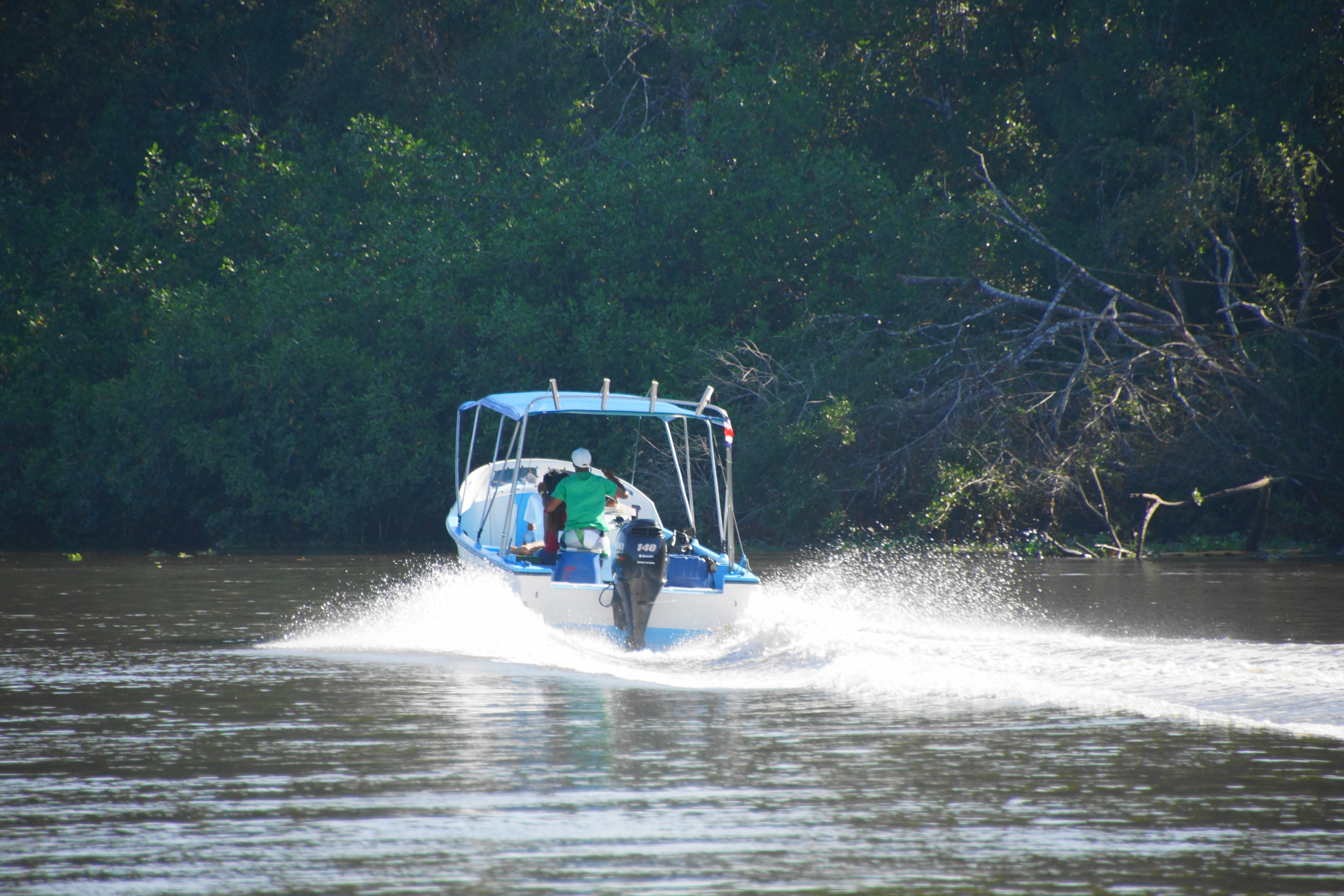 Boat in Costa Rica (8499659105).jpg
