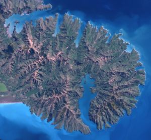 Archivo:Banks Peninsula from space