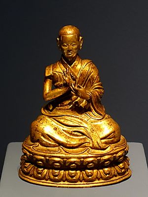 Archivo:3rd Dalai Lama, Tibet, c. 17th century AD, firegilt bronze - Linden-Museum - Stuttgart, Germany - DSC03696