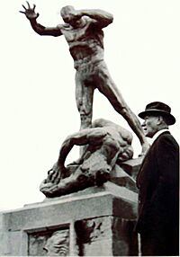 Archivo:Atatürk ve Büyük Utku Anıtı
