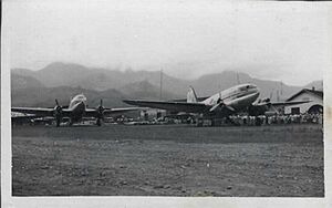 Archivo:Aviones en Aeropuerto Tarapoto