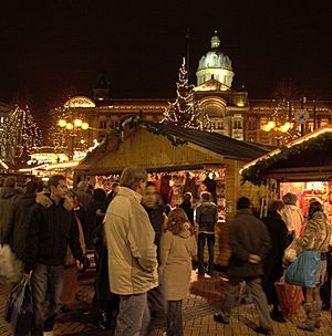 Archivo:Birmingham German Christmas Market