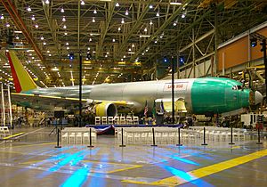 Archivo:Boeing 767 Everett, Washington production view
