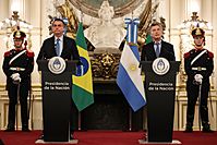Archivo:Bolsonaro with Argentine President Mauricio Macri at the Casa Rosada