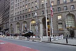 Bowling Green td (2018-12-13) 06 - 26 Broadway, Charging Bull.jpg