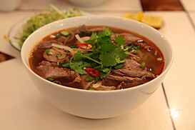 Bun-Bo-Hue-from-Huong-Giang-2011.jpg