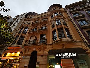 Archivo:Calle Covadonga,8, Gijón