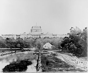 Archivo:Capitol under const 1860