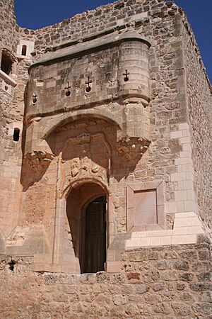 Archivo:Castillo de Garcimuñoz 02 JMM
