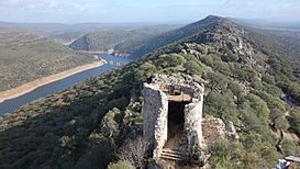 DSC08248 Castillo de Monfragüe, Parque Nacional de Monfragüe (Extremadura, España).jpg