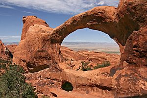 Archivo:Double-O-Arch Arches National Park 2