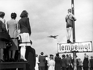Archivo:Germans-airlift-1948