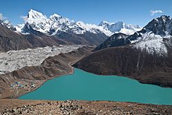 Gokyo Lake, Ngozumpa Glacier, Arakamtse, Cholatse, Nepal, Himalayas.jpg