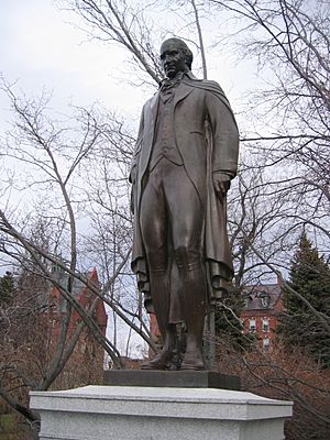 Archivo:Ira Allen statue, Burlington, VT 20050101
