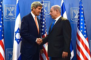 Archivo:John Kerry and Benjamin Netanyahu July 2014