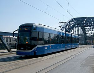 Archivo:Krakow, tram NGT6-2 n°2039