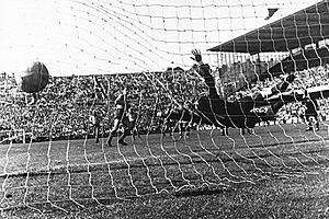 Archivo:Liedholm goal Sweden vs Mexico WC 1958