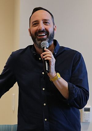 Archivo:Master Class with Tony Hale (48950200273) (cropped)