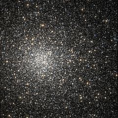 Archivo:Messier 62 Hubble WikiSky