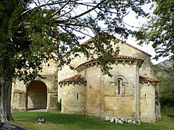 Archivo:Monasterio de San Pedro de Villanueva - Iglesia01