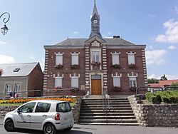 Montbrehain (Aisne) mairie.JPG