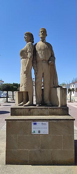 Archivo:Monumento Homenaje a los Colonos (Figarol)