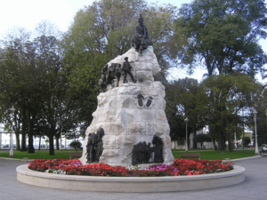 Archivo:Monumento a Pereda