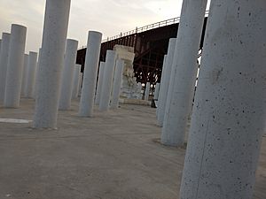 Archivo:Monumento a las víctimas de Mauthausen (34374299363)