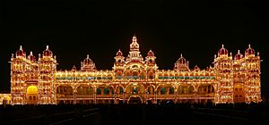 Archivo:Mysore palace illuminated