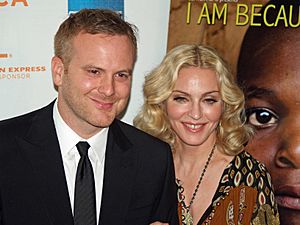 Archivo:Nathan Rissman and Madonna by David Shankbone