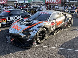 Archivo:No.100 STANLEY NSX-GT after 2022 Takanoko no Hotel Suzuka GT 300km (1)
