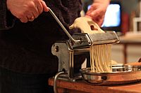 Archivo:Pasta machine 2