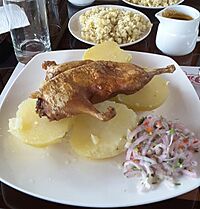 Archivo:Picante de cuy en Chavín (cropped)