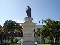 Archivo:Plaza Bolívar of Ciudad Bolívar
