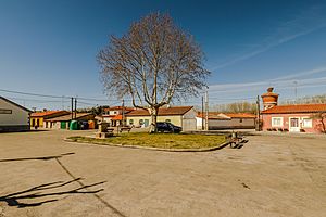 Archivo:Plaza del Generalísimo en Galisancho