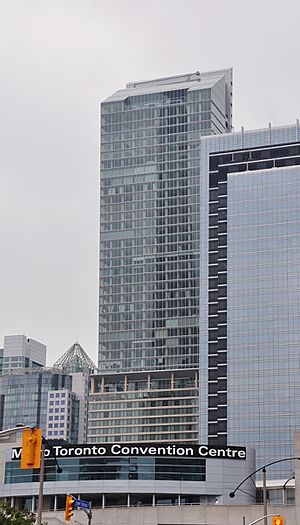 Archivo:Ritz Carlton Toronto far