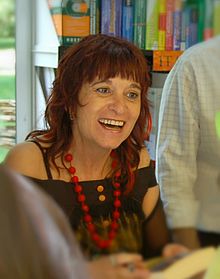 Rosa Montero en la Feria del Libro de Madrid 2007.jpg
