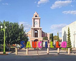 Torre del reloj en Saucillo, Chihuahua.jpg