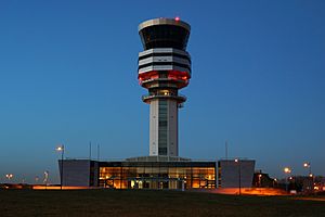 Archivo:Verkeerstoren Brussels Airport