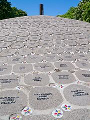 Archivo:Vitoria - Monumento a las Victimas de ETA 04