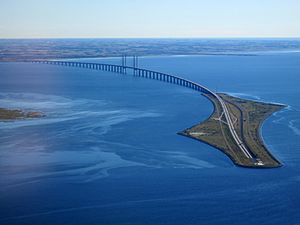 Archivo:Øresund Bridge from the air in September 2015